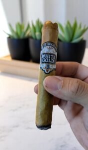 Alec Bradley White Gold Toro 6 imported cigarette 159xblix product photo