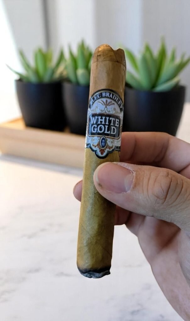 Alec Bradley White Gold Toro 6 imported cigarette 159xblix product photo