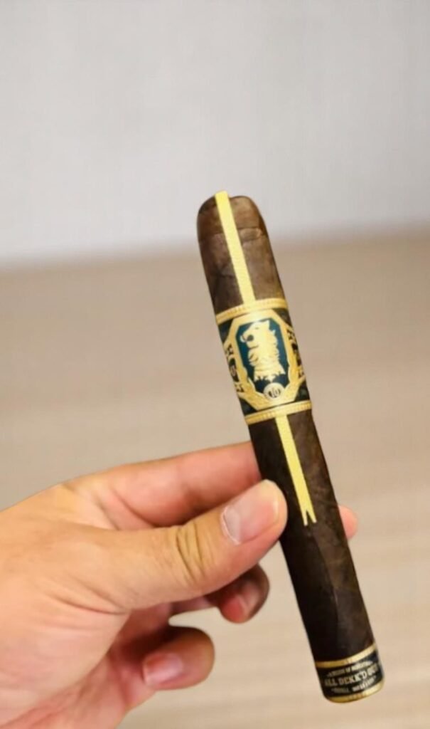 Liga Undercrown 10 Toro 6 imported cigarette 159xblix product photo