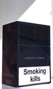 Marlboro Premium Black Limited imported cigarette 159xblix product photo